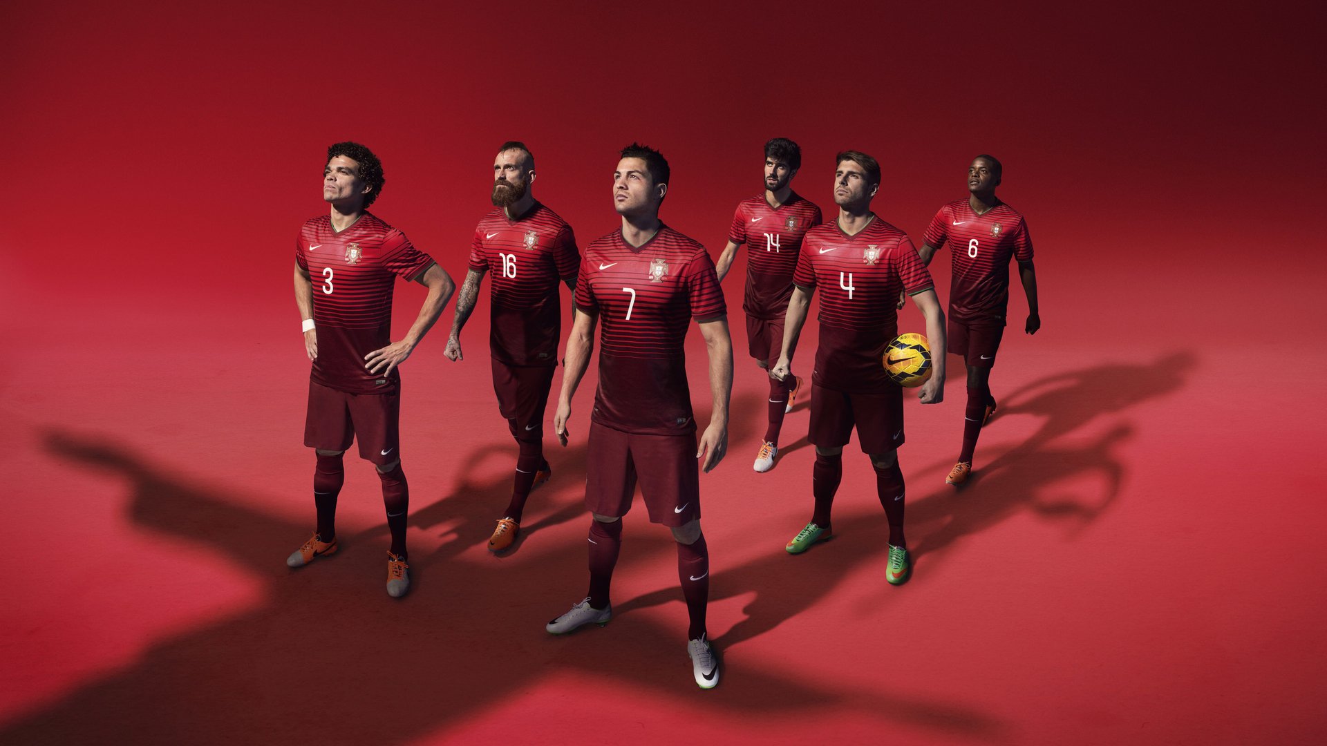 “足球+旅游”新业态在全国多地实施，推动区域经济高质量发展，旅游新业态的表现形式